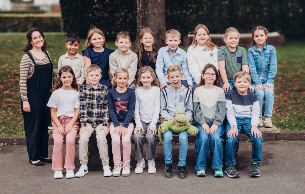 Ein Foto der Klasse 3 im Schuljahr 2025/2026 - Drachenklasse (Drache Konstantin)