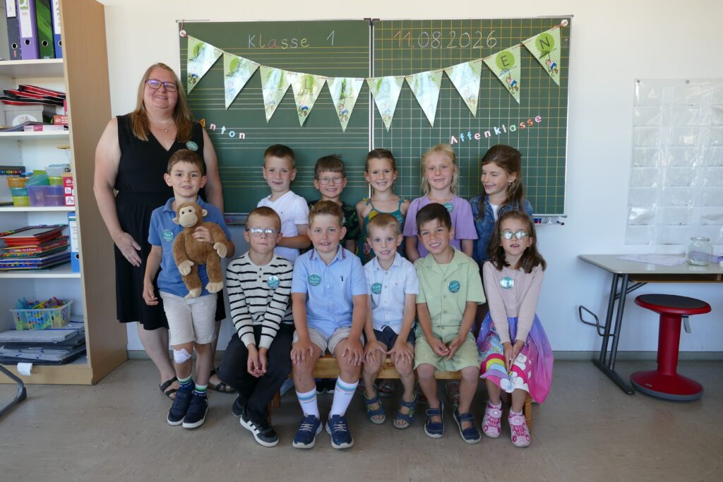 Ein Foto der Schulneulinge 2026 am Einschulungstag 11.08.2026