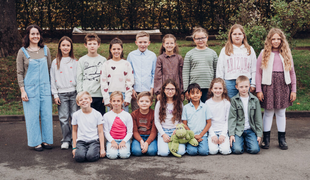 Ein Foto der Klasse 4 im Schuljahr 2026/2027 - Drachenklasse (Konstantin)